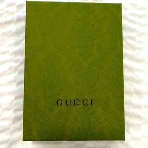 Gucci wallet size gift box
